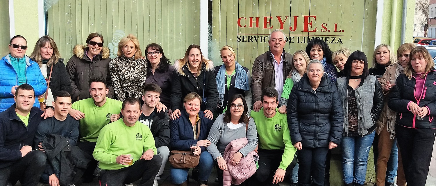 equipo-cheyje-servicio-limpieza